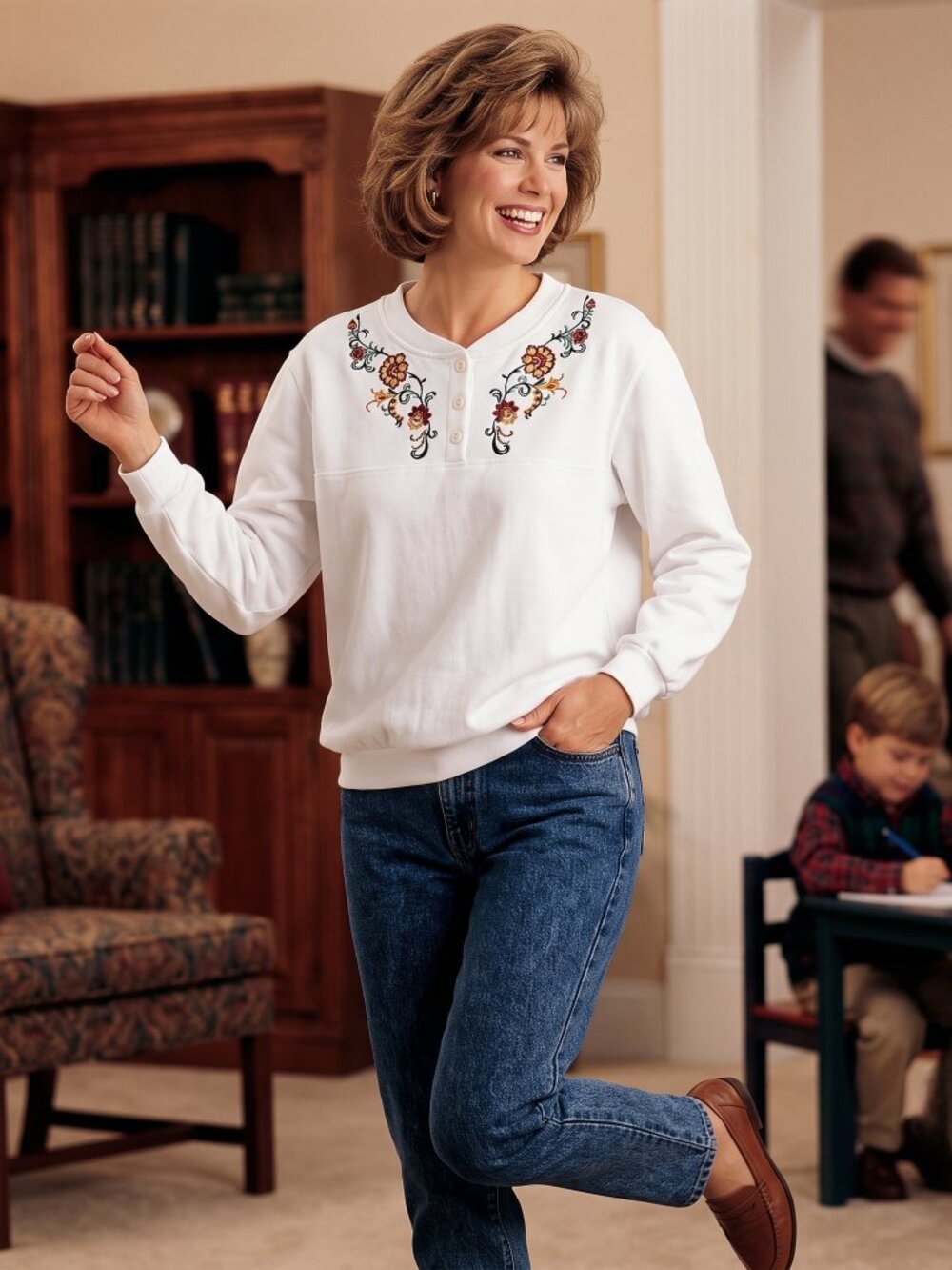 BonWorth Women XL White Floral Embroidered Fleece Sweater Timeless Preppy Cozy